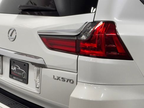 Used 2017 Lexus LX 570 4WD image 7