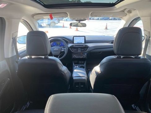 Used 2021 Ford Escape SEL w/ Technology Package AWD/4WD image 10