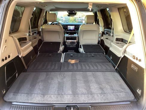 Used 2022 Jeep Wagoneer Series II w/ Premium Group I image 12