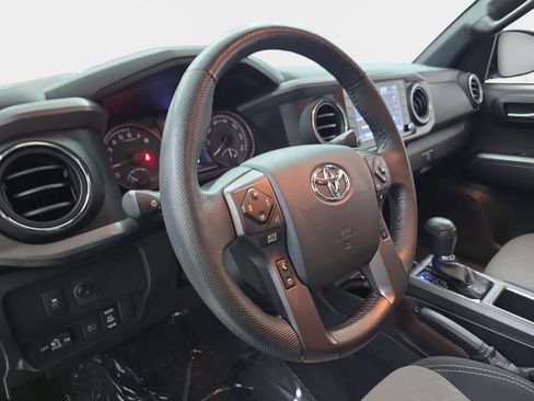 Used 2020 Toyota Tacoma 2WD Double Cab image 19