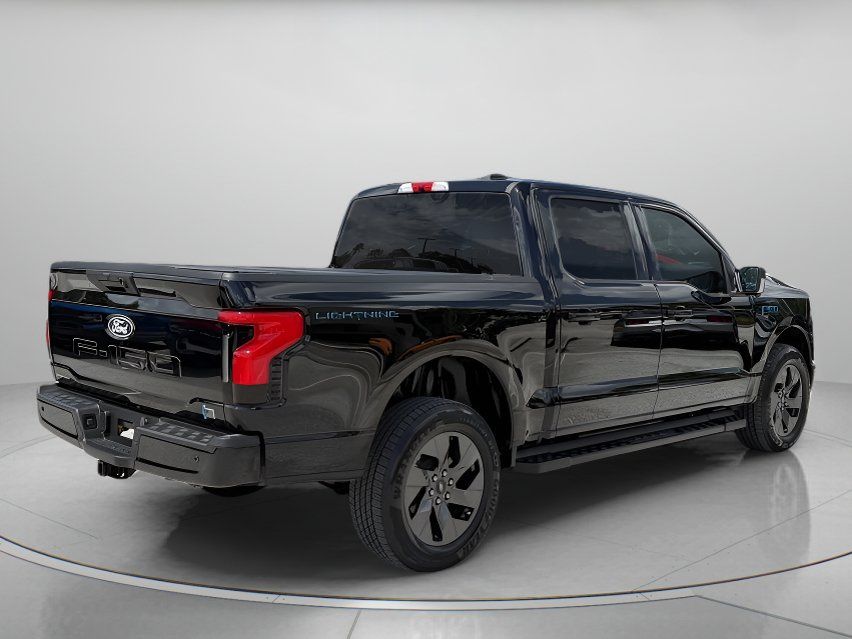 Used 2025 Ford F150 Lightning Flash AWD/4WD image 3