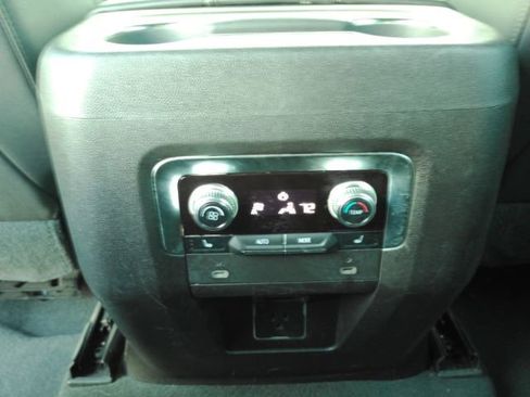 Used 2021 GMC Yukon SLT w/ SLT Luxury Package RWD image 31