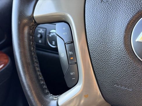 Used 2012 Chevrolet Avalanche LT image 11