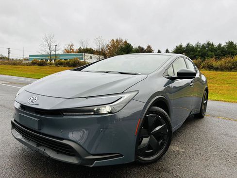 Used 2023 Toyota Prius Limited image 1