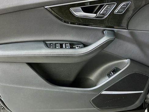 Used 2022 Audi Q7 3.0T Prestige w/ Prestige Package image 21