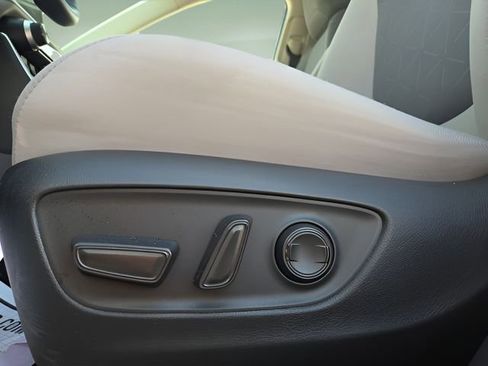 Used 2025 Toyota RAV4 XLE w/ Convenience Package image 18