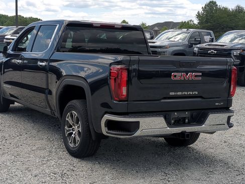 Used 2025 GMC Sierra 1500 SLT RWD image 8