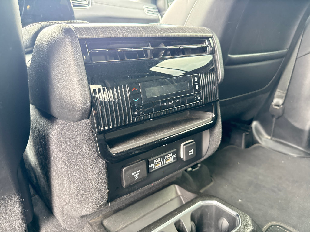 Used 2024 Jeep Wagoneer Series II AWD/4WD image 17