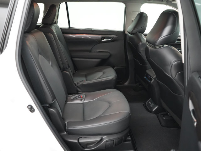 Used 2022 Toyota Highlander Limited AWD/4WD image 48