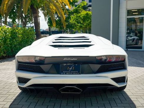 Used 2018 Lamborghini Aventador S AWD/4WD image 21