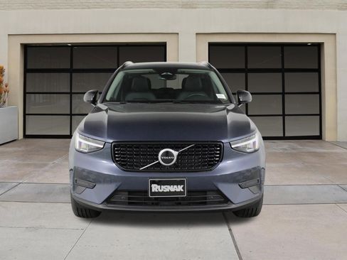 New 2026 Volvo XC40 B4 Core image 2