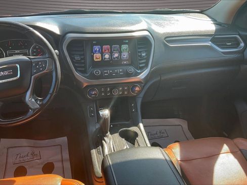 Used 2018 GMC Acadia SLT AWD/4WD image 9