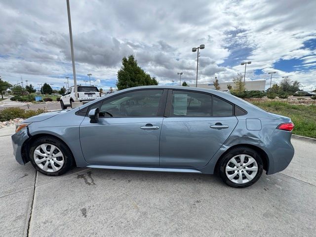 Used 2020 Toyota Corolla LE FWD image 4