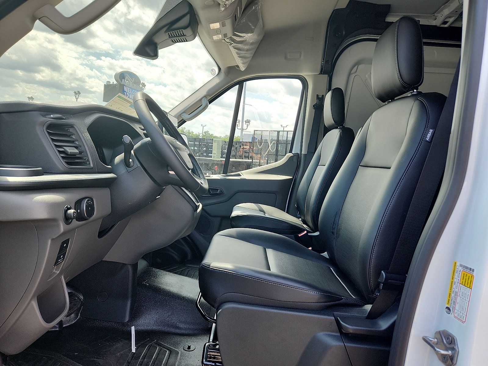 New 2026 Ford Transit 250 148 Medium Roof RWD image 7