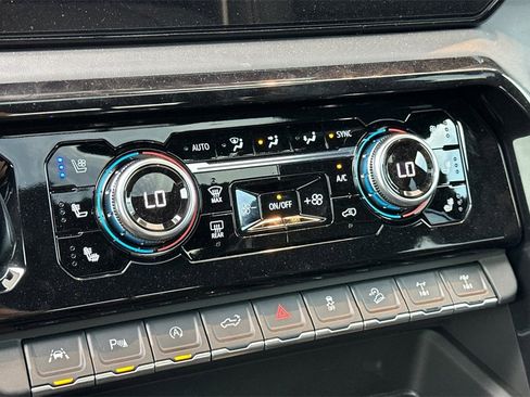 Used 2025 GMC Sierra 1500 AT4X image 21