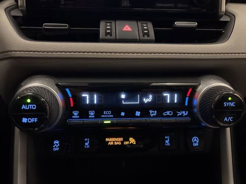 Used 2020 Toyota RAV4 XLE Premium image 20