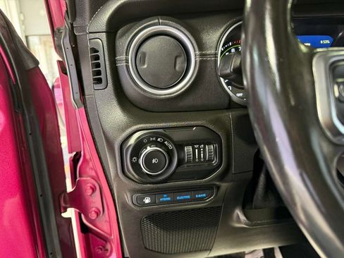 Used 2021 Jeep Wrangler Unlimited Sahara w/ Cold Weather Group AWD/4WD image 24