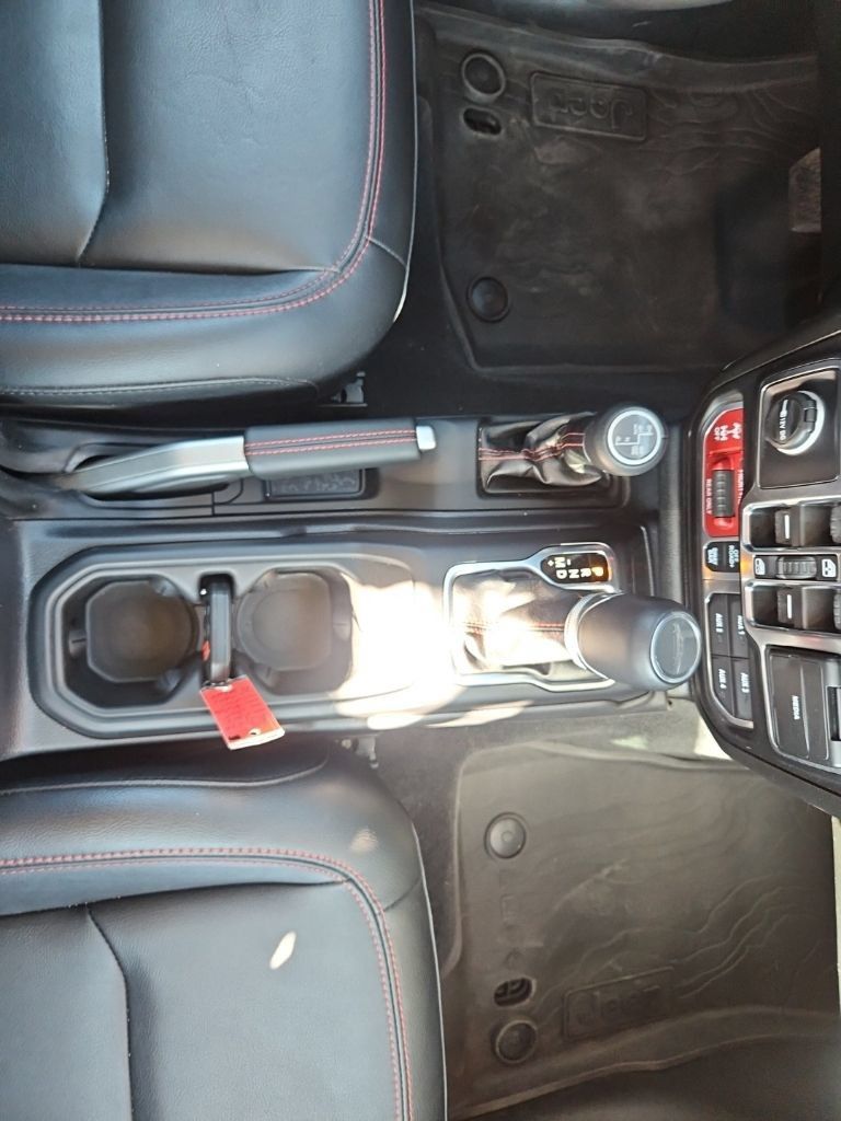 Used 2023 Jeep Gladiator Rubicon w/ LED Lighting Group AWD/4WD image 30