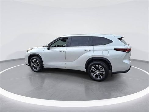 Certified 2026 Toyota Highlander XLE AWD/4WD image 8