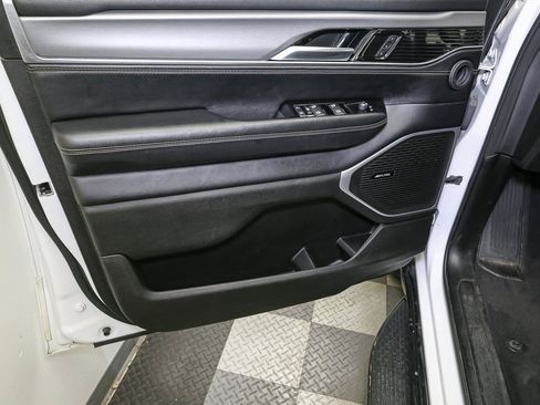 Used 2024 Jeep Wagoneer Series II AWD/4WD image 48