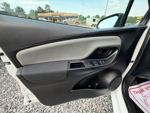 Used 2017 Toyota Yaris L FWD image 12
