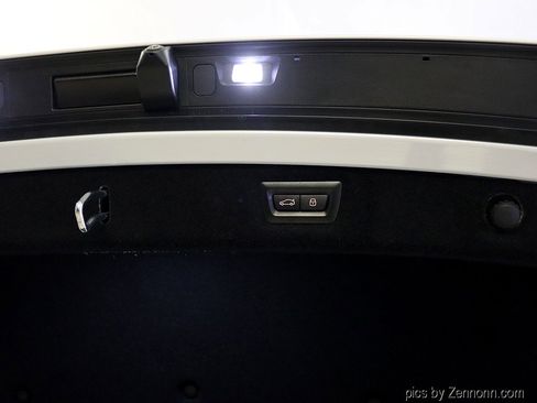 Used 2025 BMW M850i xDrive Coupe image 32