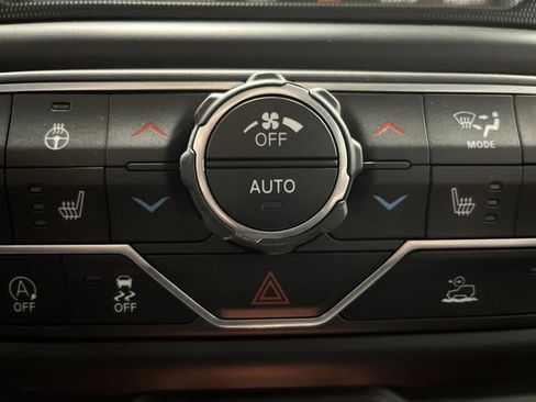 Used 2023 Jeep Gladiator Rubicon w/ Cold Weather Group image 7