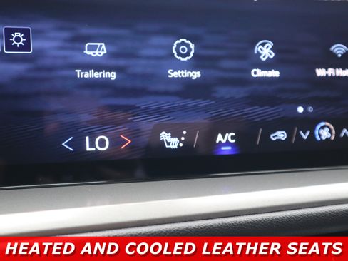 Used 2026 Chevrolet Traverse LT w/ Sun and Wheel Package FWD image 21