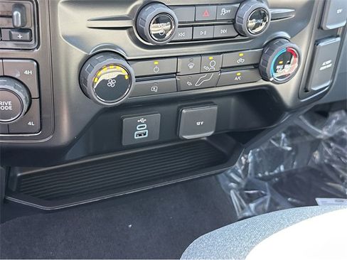 New 2025 Ford F250 XLT image 21