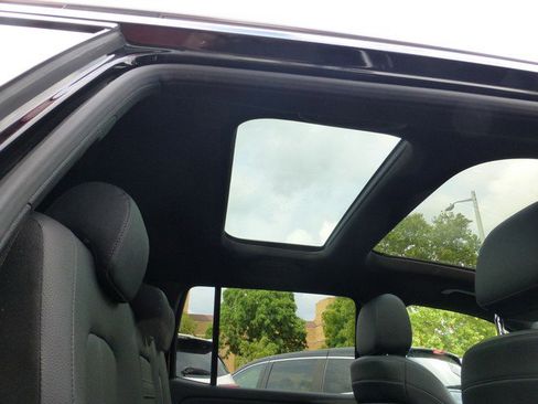 Used 2021 Mercedes-Benz GLB 250 4MATIC image 20