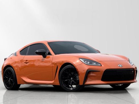 Used 2023 Toyota GR86 10th Anniversary SE image 1