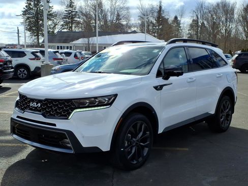 Used 2023 Kia Sorento SX Prestige image 3
