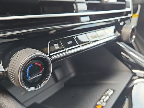 New 2026 Chevrolet Traverse Z71 w/ Enhanced Driving Package image 25