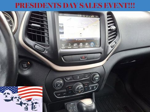 Used 2014 Jeep Cherokee Limited image 23