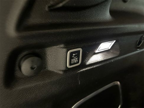 Used 2021 Jeep Grand Cherokee L Limited image 35