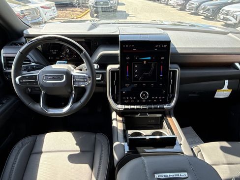 New 2026 GMC Yukon Denali w/ Denali Reserve Package AWD/4WD image 22