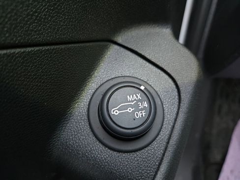 Used 2023 GMC Terrain SLT image 27