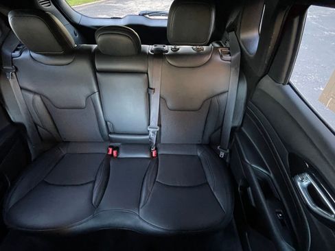 Used 2025 Jeep Compass Trailhawk image 31