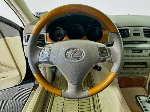 Used 2005 Lexus ES 330 FWD image 14
