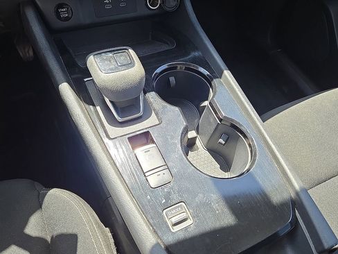 Used 2024 Nissan Rogue S FWD image 28