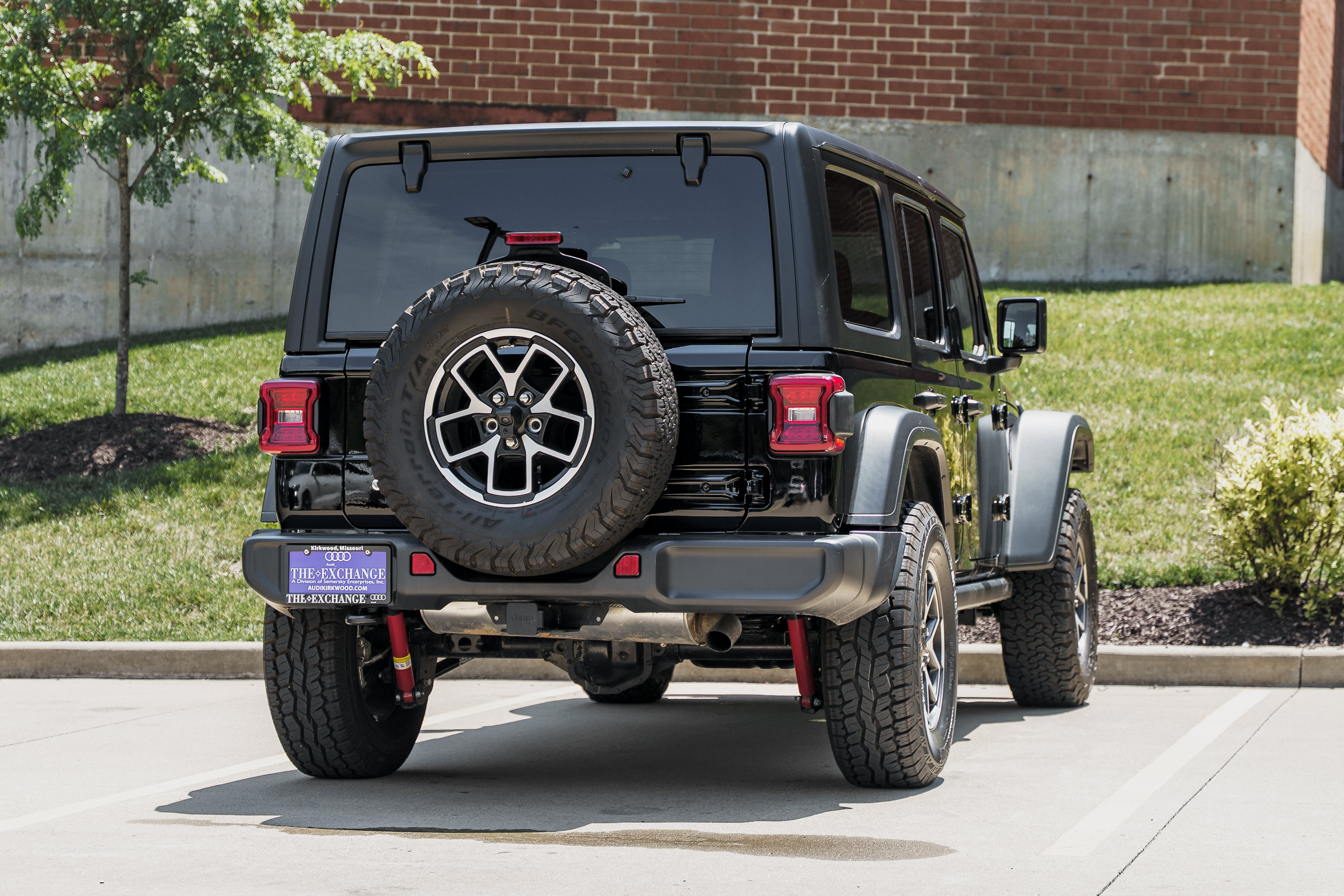 Used 2026 Jeep Wrangler Unlimited Rubicon AWD/4WD image 4