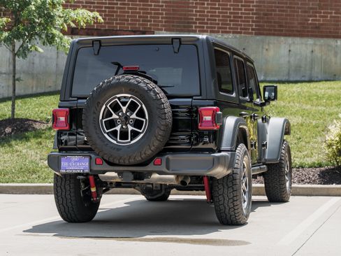 Used 2026 Jeep Wrangler Unlimited Rubicon AWD/4WD image 4