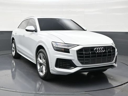 Used 2023 Audi Q8 Premium w/ Convenience Package image 7