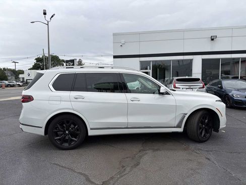 Used 2024 BMW X7 xDrive40i w/ Parking Assistance Package AWD/4WD image 6