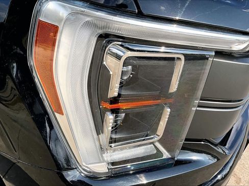 Certified 2022 Ford F150 Lariat w/ Equipment Group 502A High image 27