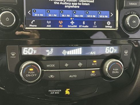 Used 2020 Nissan Rogue Sport SV FWD image 19