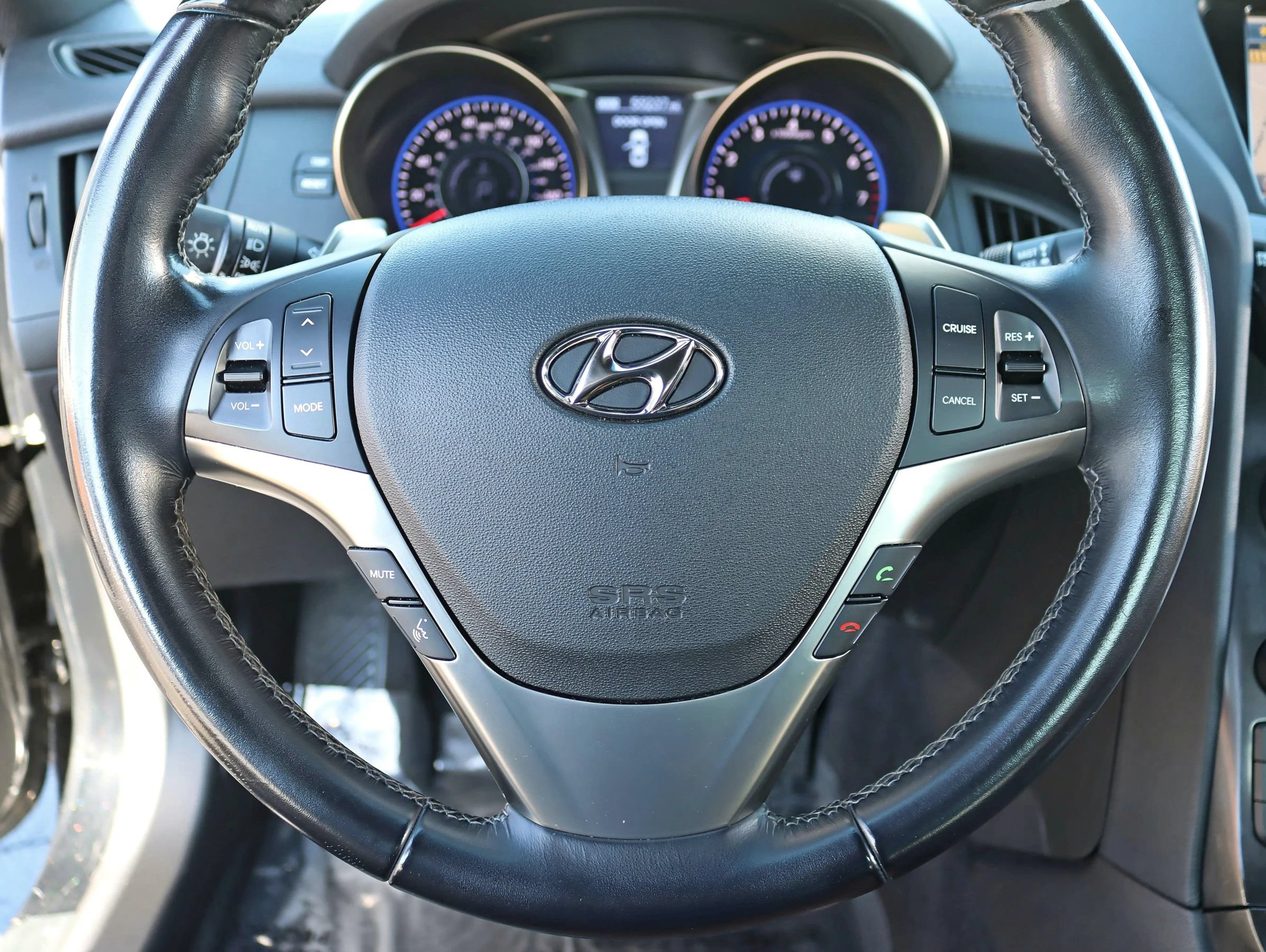 Used 2014 Hyundai Genesis 3.8 RWD image 17