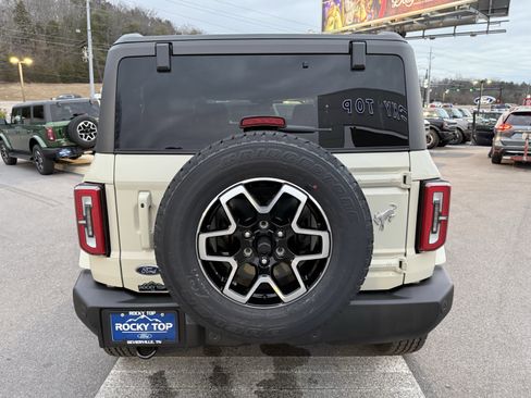 New 2025 Ford Bronco Outer Banks image 4