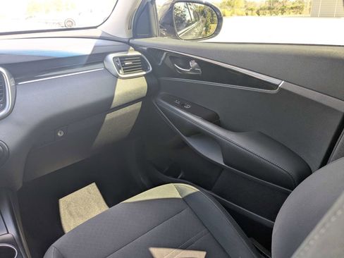 Used 2018 Kia Sorento FWD image 20