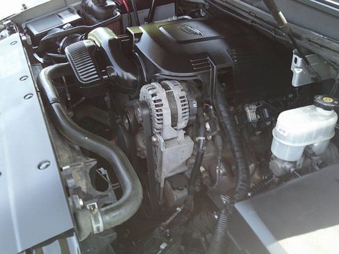 Used 2013 Chevrolet Suburban LT w/ Suspension Package, Off-Road AWD/4WD image 21